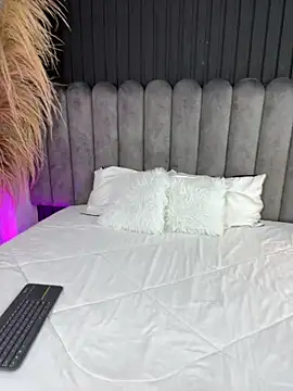 Nanda vixen  online show from March 3, 2026, 8:48 pm