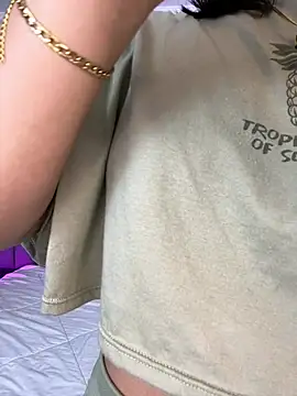 Nanda vixen  online show from April 2, 2026, 12:52 am