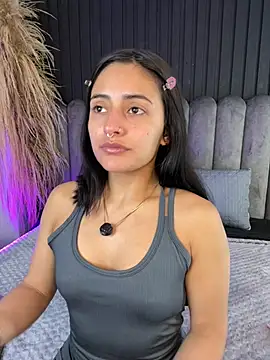 Snapshot of Nanda_vixen_ chatting on April 18, 2026, 9:04 pm Nanda vixen online show from April 18, 2026, 9:04 pm