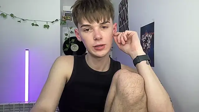 Snapshot of YourMilkyGuy chatting on May 11, 2026, 4:04 pm YourMilkyGuy online show from May 11, 2026, 4:04 pm