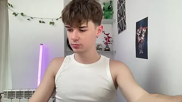 Snapshot of YourMilkyGuy chatting on May 19, 2026, 12:00 pm YourMilkyGuy online show from May 19, 2026, 12:00 pm