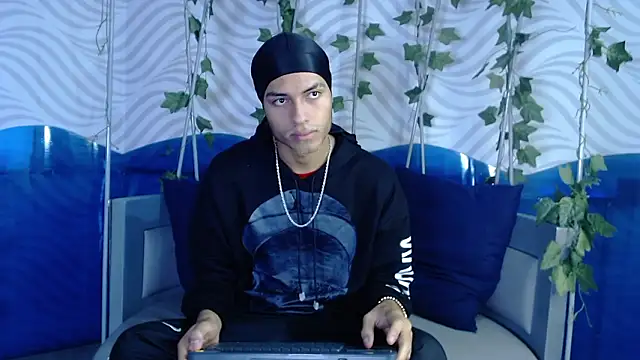 ItsZairen online show from March 16, 2026, 5:44 am