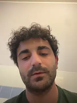 Snapshot of elia2711 chatting on February 17, 2026, 4:57 pm elia2711 online show from February 17, 2026, 4:57 pm