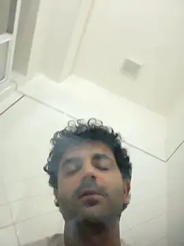 Snapshot of elia2711 chatting on February 28, 2026, 3:57 pm elia2711 online show from February 28, 2026, 3:57 pm