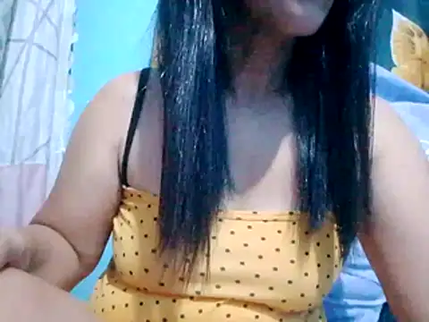 Snapshot of suzzie_hot chatting on February 23, 2026, 10:07 pm suzzie hot online show from February 23, 2026, 10:07 pm