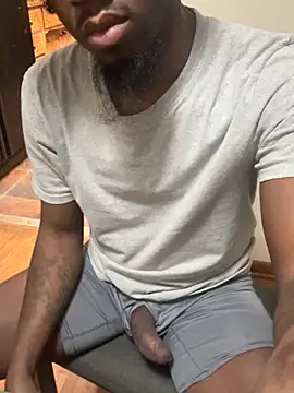 Snapshot of pussyeater_- chatting on February 13, 2026, 7:37 am pussyeater - online show from February 13, 2026, 7:37 am