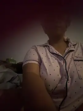 Snapshot of YummiCarmelPuss chatting on August 3, 2026, 5:28 am YummiCarmelPuss online show from August 3, 2026, 5:28 am