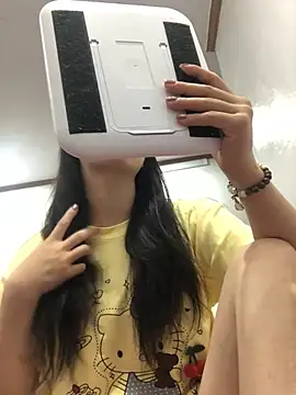 cuty lusy online show from March 21, 2026, 5:01 am