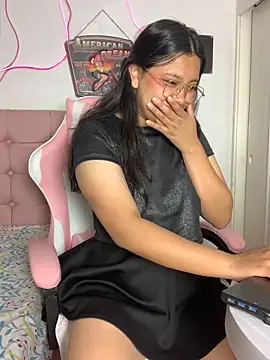 Snapshot of LilithRose_ chatting on February 25, 2026, 1:32 pm LilithRose online show from February 25, 2026, 1:32 pm