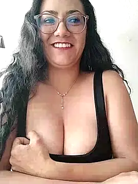 Snapshot of Salma-sweet chatting on June 7, 2026, 4:22 pm Salma-sweet online show from June 7, 2026, 4:22 pm
