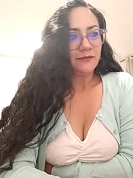 Snapshot of Salma-sweet chatting on August 3, 2026, 4:00 am Salma-sweet online show from August 3, 2026, 4:00 am