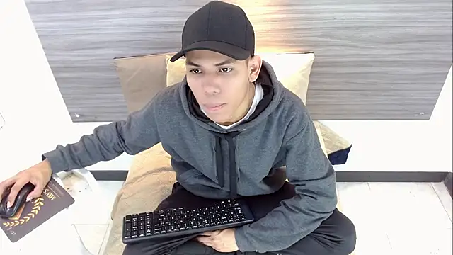 Snapshot of DaviidBuckx_ chatting on April 29, 2026, 2:15 am DaviidBuckx online show from April 29, 2026, 2:15 am