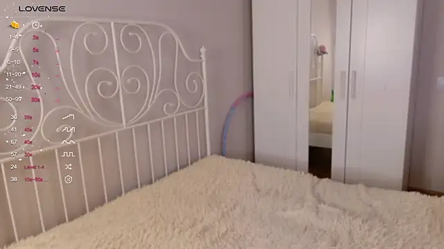 lilMelaniloveis online show from March 4, 2026, 7:25 am