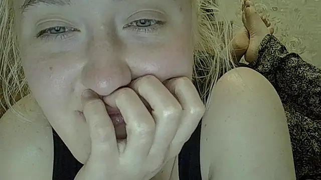 CurvyWild Lady30 online show from May 5, 2026, 7:22 pm