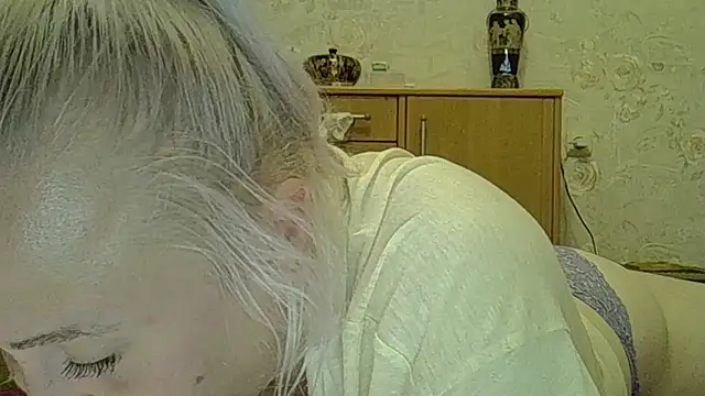 Snapshot of CurvyWild_Lady30 chatting on June 8, 2026, 10:21 pm CurvyWild Lady30 online show from June 8, 2026, 10:21 pm