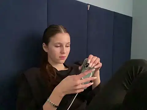 Snapshot of LinaWills chatting on March 2, 2026, 12:56 pm LinaWills online show from March 2, 2026, 12:56 pm