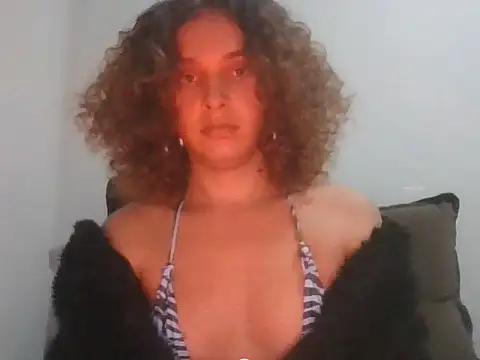 4petitosa  online show from August 6, 2026, 2:24 am