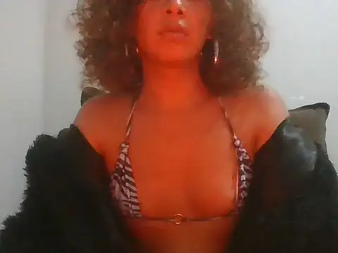 4petitosa  online show from August 7, 2026, 2:24 am