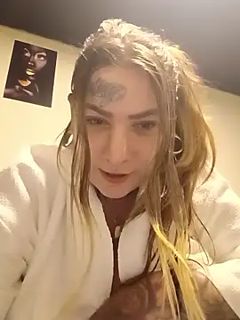 Snapshot of evvys2 chatting on February 11, 2026, 3:11 am evvys2 online show from February 11, 2026, 3:11 am