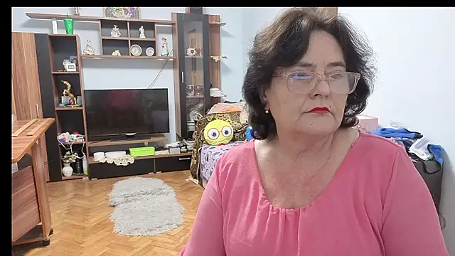 Snapshot of xMaryxAnne chatting on March 8, 2026, 5:39 pm xMaryxAnne online show from March 8, 2026, 5:39 pm
