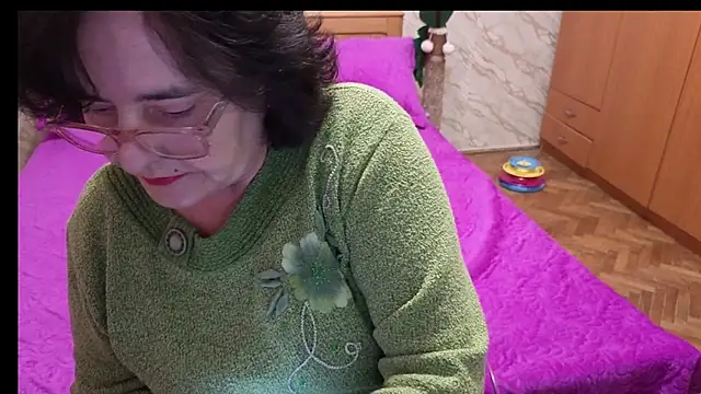 Snapshot of xMaryxAnne chatting on March 17, 2026, 6:00 pm xMaryxAnne online show from March 17, 2026, 6:00 pm