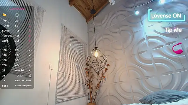 sophieBlair  online show from April 10, 2026, 7:18 pm