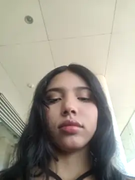 jadelaurent online show from February 27, 2026, 7:47 pm