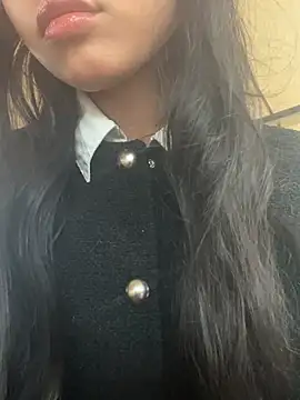 jadelaurent online show from April 4, 2026, 9:45 pm