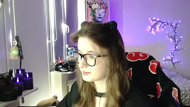 Snapshot of LunaXcherry chatting on May 9, 2026, 11:15 am LunaXcherry online show from May 9, 2026, 11:15 am