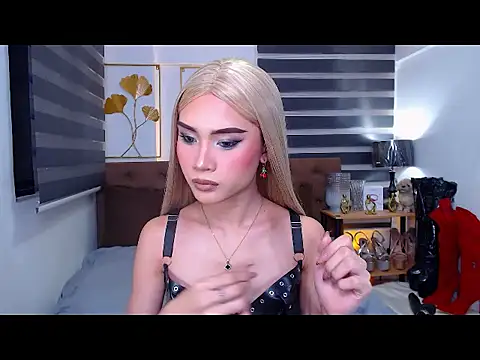 JuicyCockThea online show from May 25, 2026, 12:55 pm