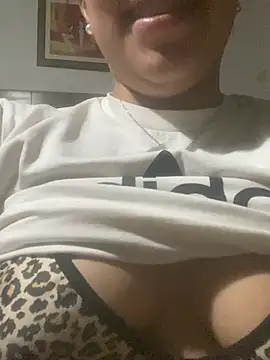 mamilindaA online show from February 20, 2026, 4:53 am