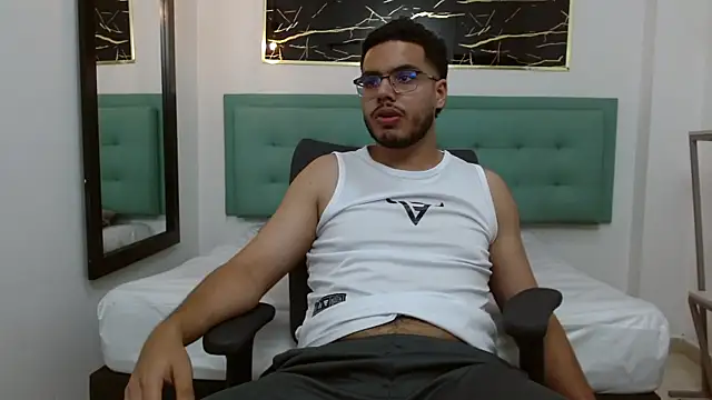 Snapshot of Trevor_Ash chatting on March 3, 2026, 7:20 pm Trevor Ash online show from March 3, 2026, 7:20 pm