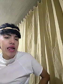 Snapshot of max_femboy chatting on March 10, 2026, 5:12 am max femboy online show from March 10, 2026, 5:12 am