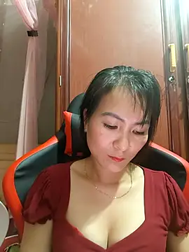 Snapshot of Aly_live chatting on February 14, 2026, 7:49 am Aly live online show from February 14, 2026, 7:49 am