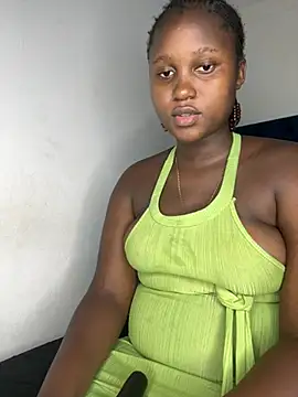 shyNia online show from February 18, 2026, 3:52 pm