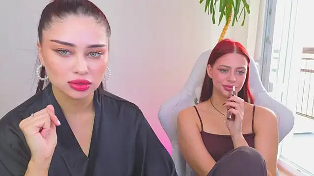 Snapshot of Sofia_Plump chatting on April 30, 2026, 10:10 am Sofia Plump online show from April 30, 2026, 10:10 am