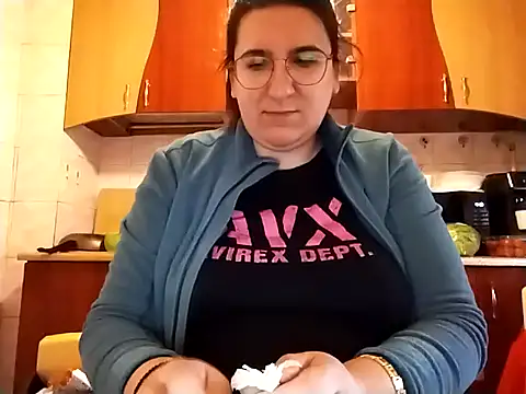 Snapshot of dana92vat chatting on February 27, 2026, 1:22 pm dana92vat online show from February 27, 2026, 1:22 pm