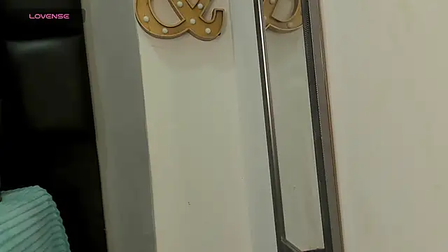 Criistal castro online show from March 6, 2026, 12:01 pm