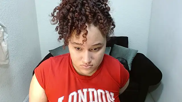 leilanewgirl online show from March 19, 2026, 12:42 pm