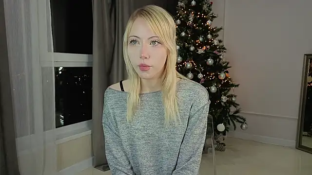 Snapshot of UWU_flower chatting on February 11, 2026, 2:44 pm UWU flower online show from February 11, 2026, 2:44 pm