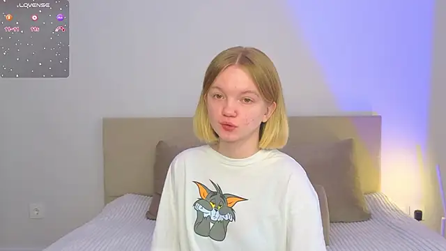 StellaBunny online show from March 19, 2026, 4:05 am