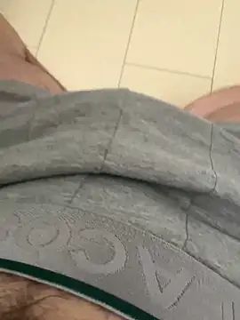 Snapshot of geilboy12 chatting on February 13, 2026, 9:27 am geilboy12 online show from February 13, 2026, 9:27 am