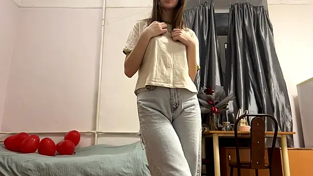 VickieKush online show from February 19, 2026, 4:03 pm