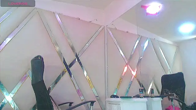 TifannyAmateur online show from February 14, 2026, 7:21 pm