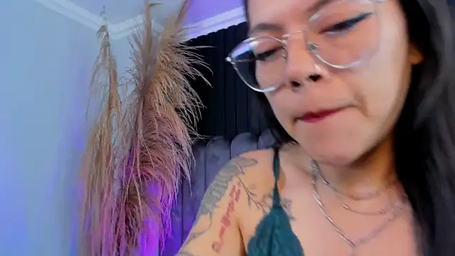 Snapshot of Lanadelrey_1 chatting on February 20, 2026, 12:16 pm Lanadelrey 1 online show from February 20, 2026, 12:16 pm