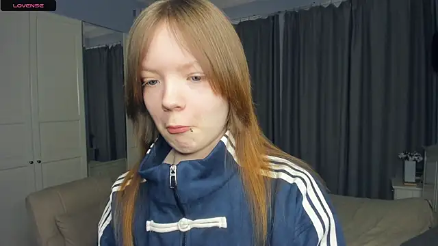 Snapshot of LavenderMitten chatting on March 23, 2026, 6:17 am LavenderMitten online show from March 23, 2026, 6:17 am