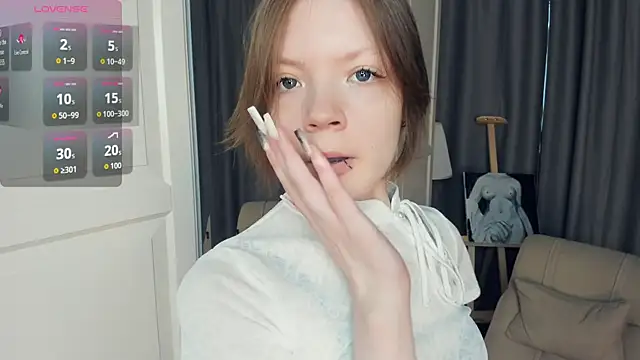Snapshot of LavenderMitten chatting on May 15, 2026, 5:47 am LavenderMitten online show from May 15, 2026, 5:47 am