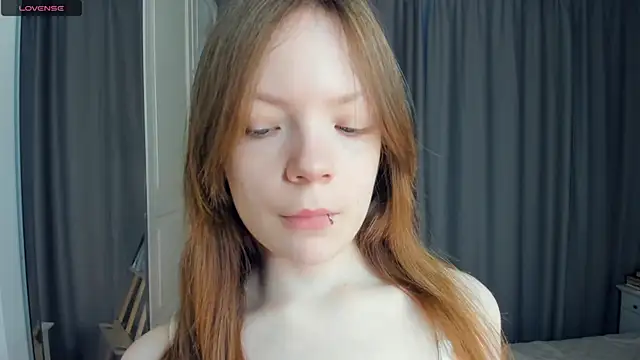 Snapshot of LavenderMitten chatting on May 18, 2026, 5:46 am LavenderMitten online show from May 18, 2026, 5:46 am