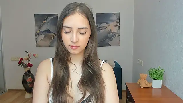 Effy Royse online show from April 29, 2026, 5:55 am