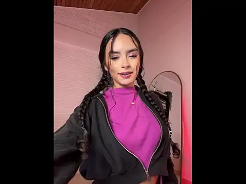 Snapshot of cristal_roberts chatting on June 8, 2026, 9:26 pm cristal roberts online show from June 8, 2026, 9:26 pm